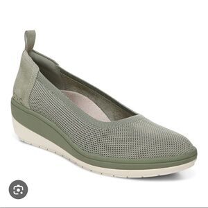 Vionic Jacey 8.5 Knit Army Green Slip On Wedge Shoes NIB